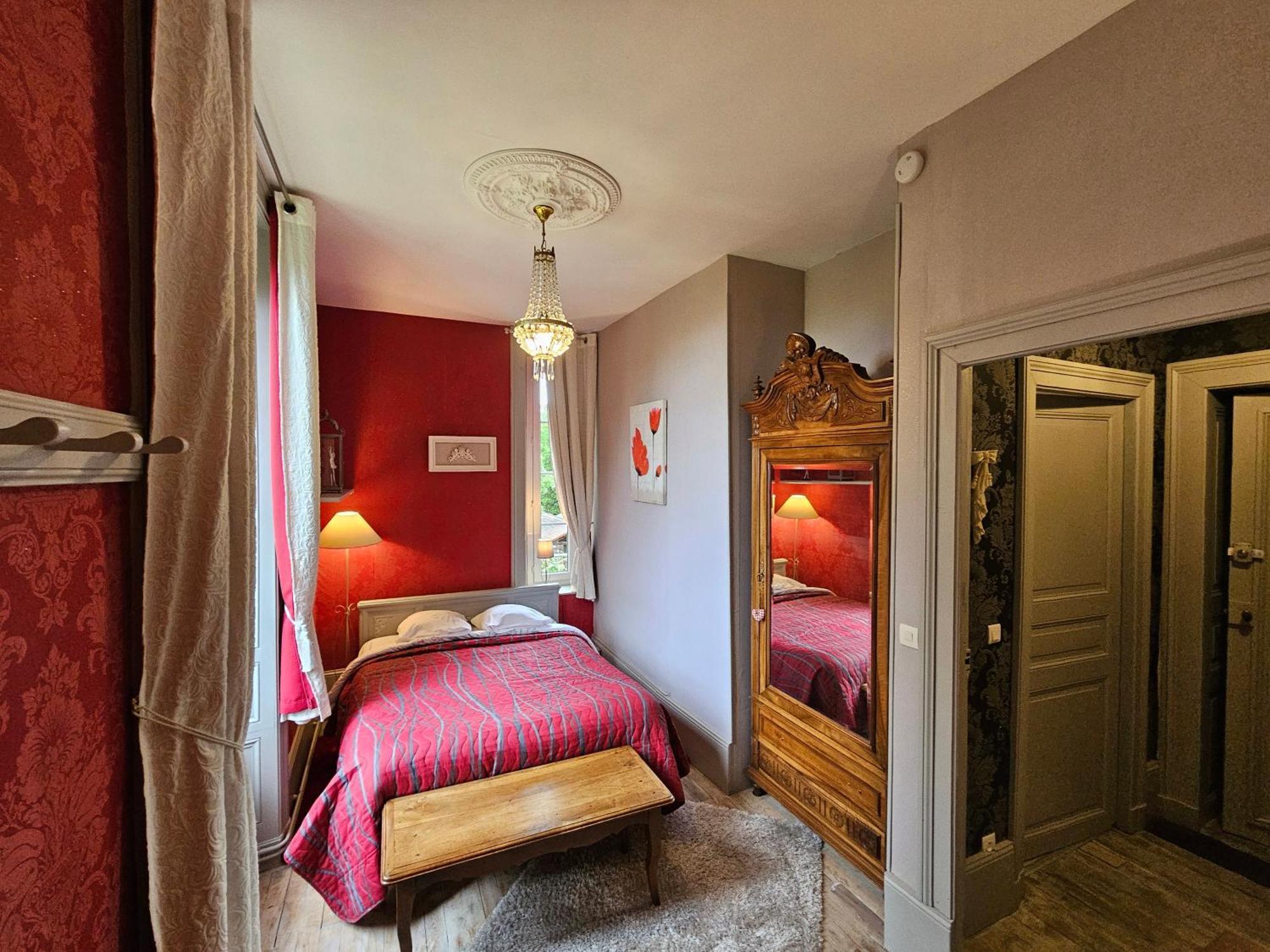 Château de MontSablé Lezoux Extérieur photo