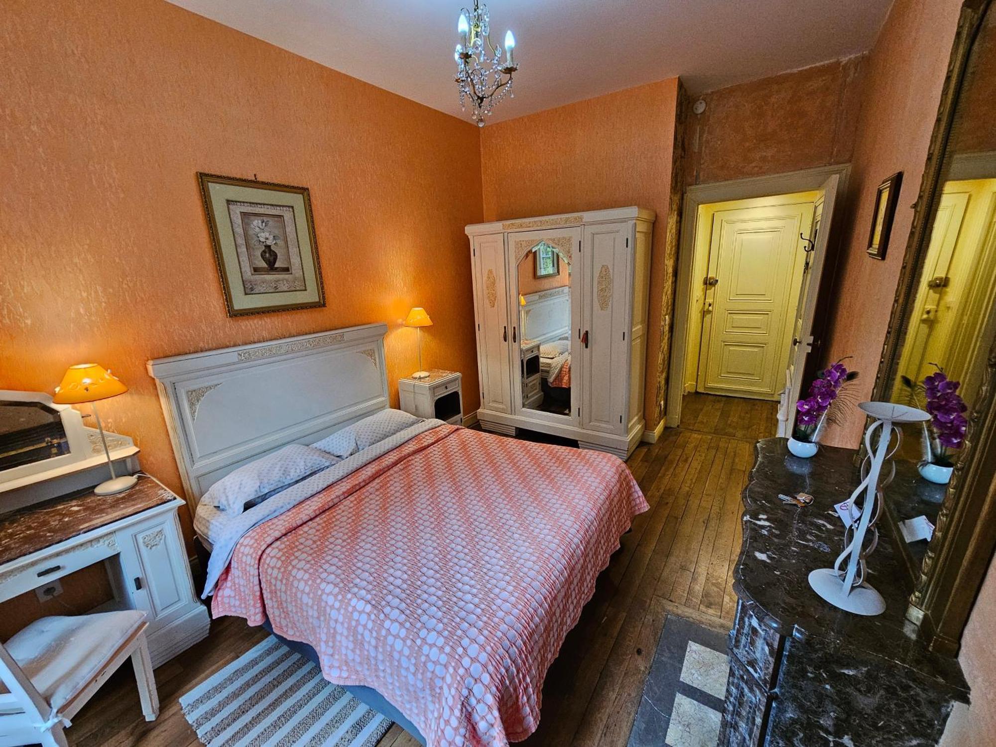 Château de MontSablé Lezoux Extérieur photo